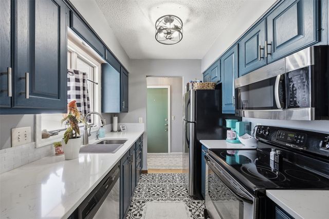 1730 Pikes Peak Ct NE, Cedar Rapids, IA 52402