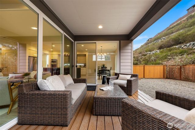 16319 27th Street Court E, Lake Tapps, WA 98391