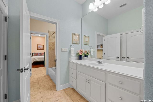 1915 Far Niente, San Antonio, TX 78258