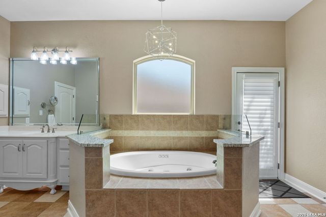 1915 Far Niente, San Antonio, TX 78258