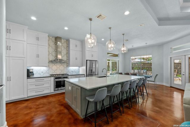 1915 Far Niente, San Antonio, TX 78258