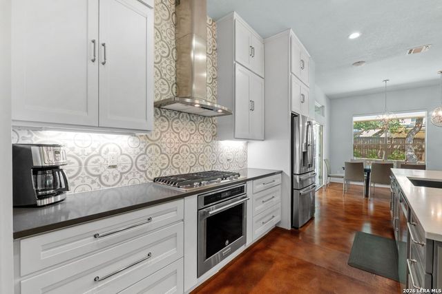 1915 Far Niente, San Antonio, TX 78258