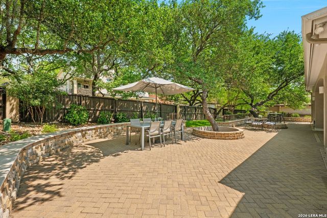 1915 Far Niente, San Antonio, TX 78258