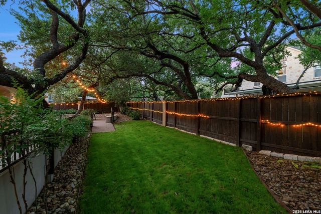 1915 Far Niente, San Antonio, TX 78258