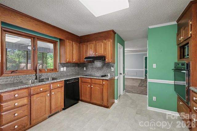121 Country Creek Drive, Kings Mountain, NC 28086