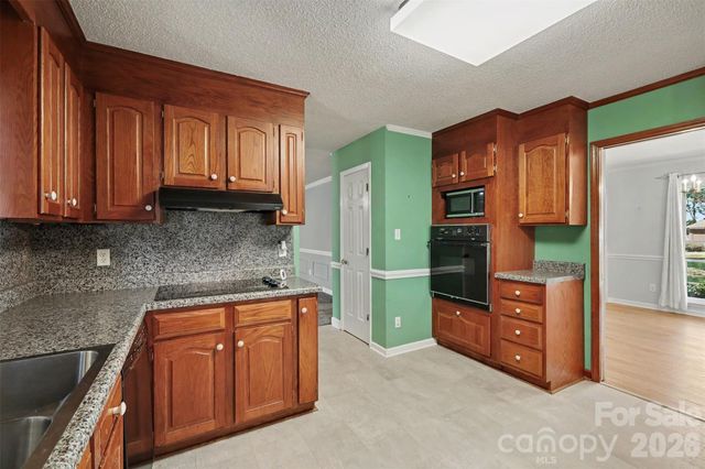 121 Country Creek Drive, Kings Mountain, NC 28086