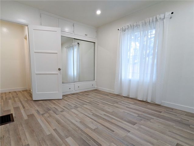 6101 S Hobart Boulevard, Los Angeles, CA 90047