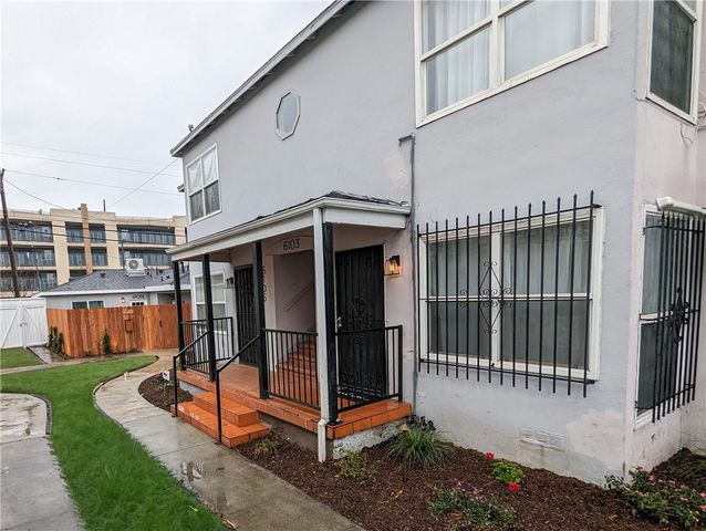 6101 S Hobart Boulevard, Los Angeles, CA 90047