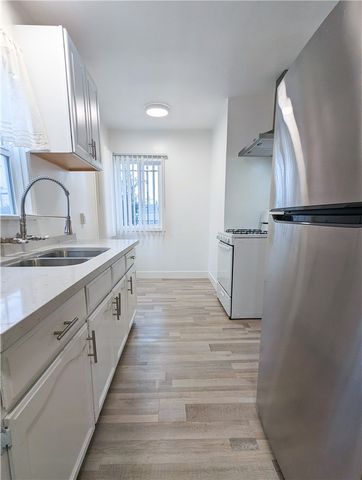 6101 S Hobart Boulevard, Los Angeles, CA 90047