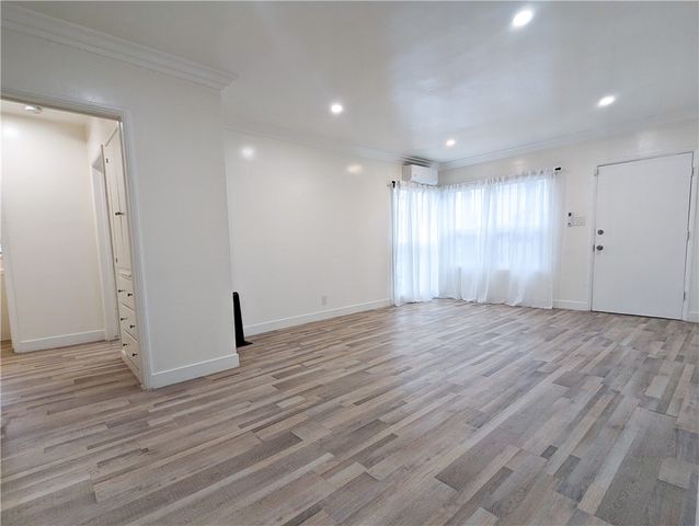6101 S Hobart Boulevard, Los Angeles, CA 90047