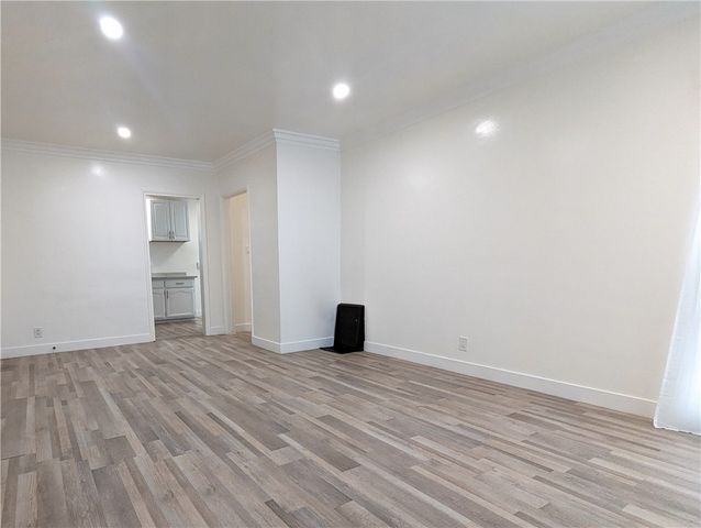 6101 S Hobart Boulevard, Los Angeles, CA 90047