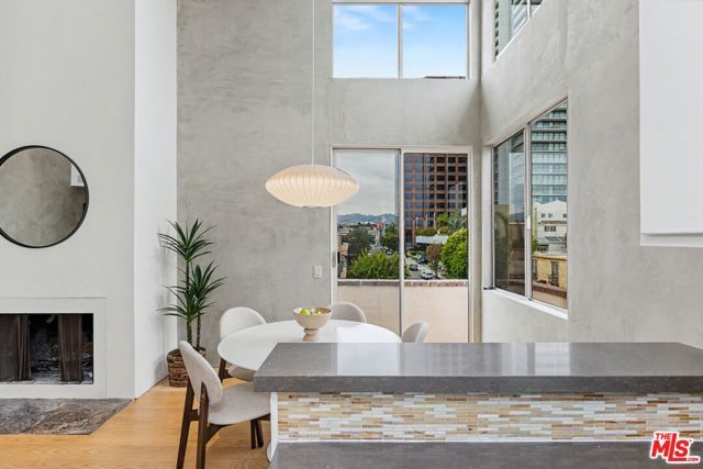 1271 Granville Avenue 401, Los Angeles, CA 90025