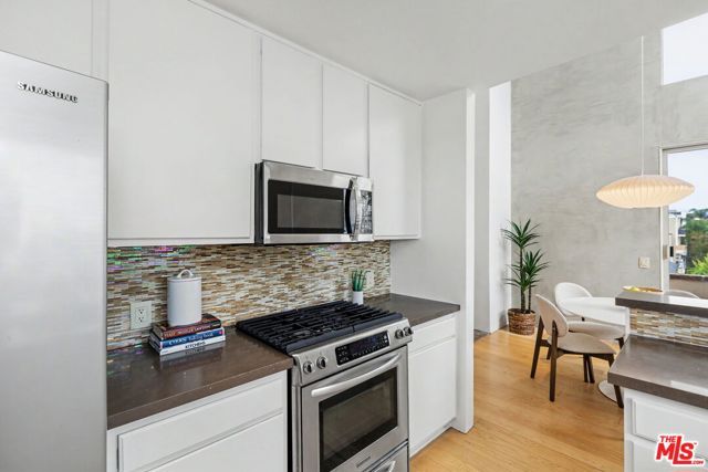 1271 Granville Avenue 401, Los Angeles, CA 90025