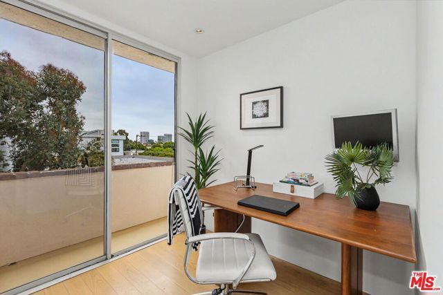 1271 Granville Avenue 401, Los Angeles, CA 90025