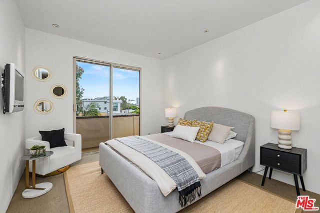 1271 Granville Avenue 401, Los Angeles, CA 90025