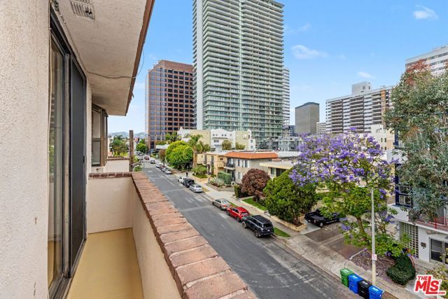1271 Granville Avenue 401, Los Angeles, CA 90025