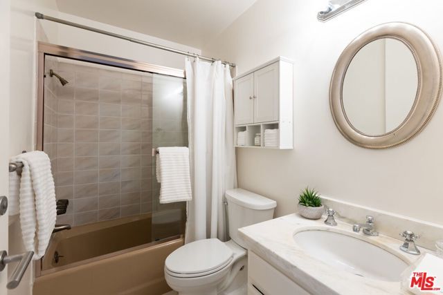 1271 Granville Avenue 401, Los Angeles, CA 90025