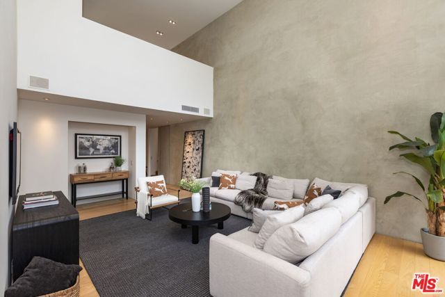 1271 Granville Avenue 401, Los Angeles, CA 90025