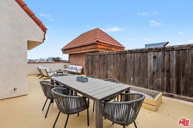 1271 Granville Avenue 401, Los Angeles, CA 90025
