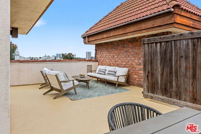 1271 Granville Avenue 401, Los Angeles, CA 90025