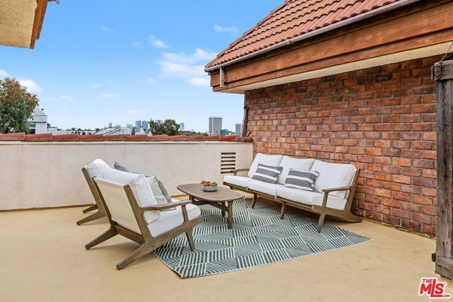 1271 Granville Avenue 401, Los Angeles, CA 90025