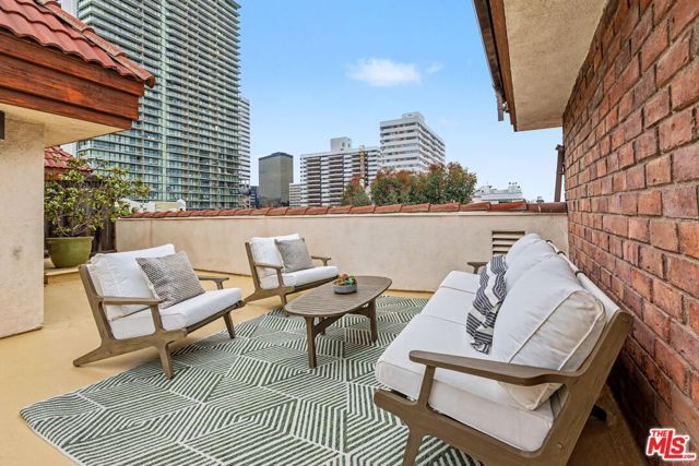 1271 Granville Avenue 401, Los Angeles, CA 90025