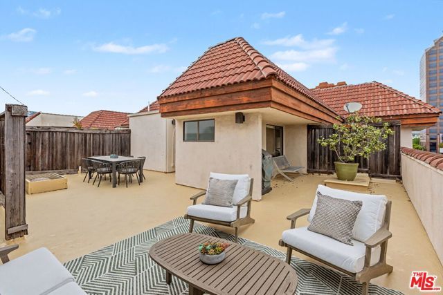 1271 Granville Avenue 401, Los Angeles, CA 90025