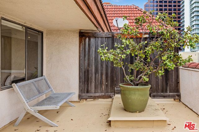 1271 Granville Avenue 401, Los Angeles, CA 90025