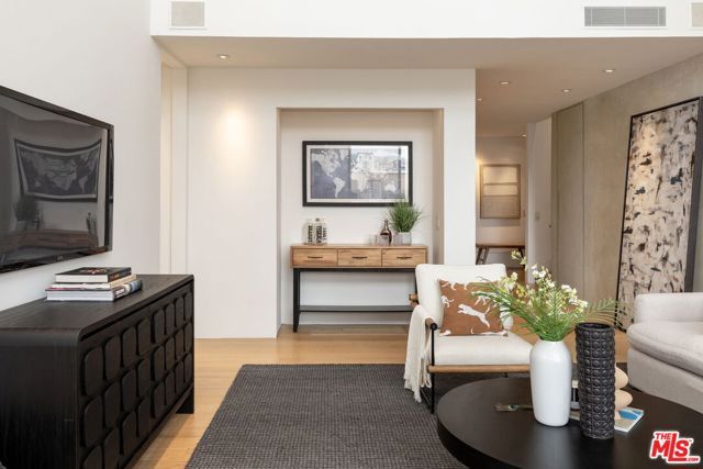1271 Granville Avenue 401, Los Angeles, CA 90025