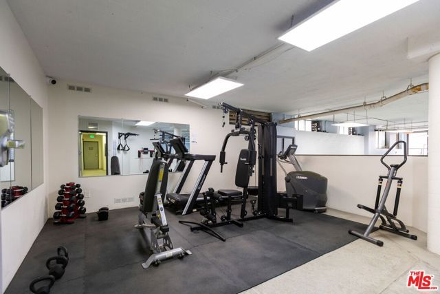 1271 Granville Avenue 401, Los Angeles, CA 90025