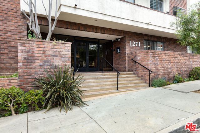 1271 Granville Avenue 401, Los Angeles, CA 90025