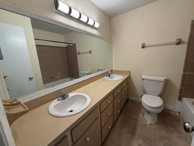 1100 SW 20TH PLACE, Gainesville, FL 32601