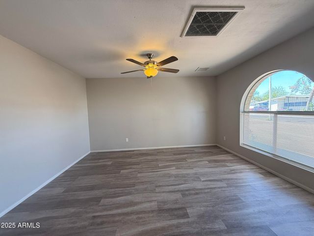 8115 N 56TH Avenue, Glendale, AZ 85302