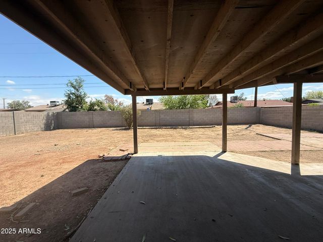 8115 N 56TH Avenue, Glendale, AZ 85302