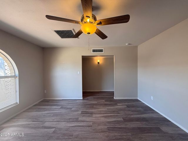 8115 N 56TH Avenue, Glendale, AZ 85302