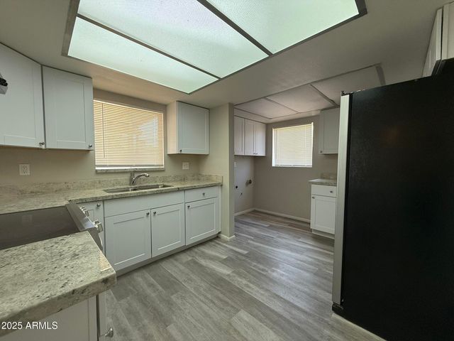 8115 N 56TH Avenue, Glendale, AZ 85302