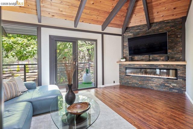 221 Amend Ct, El Sobrante, CA 94803