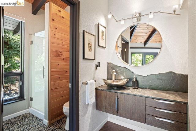 221 Amend Ct, El Sobrante, CA 94803
