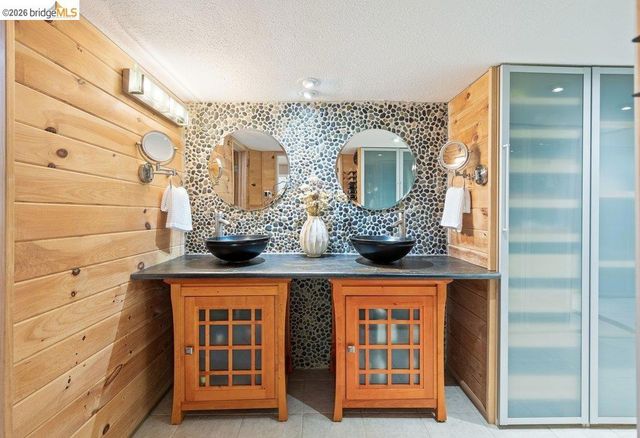 221 Amend Ct, El Sobrante, CA 94803