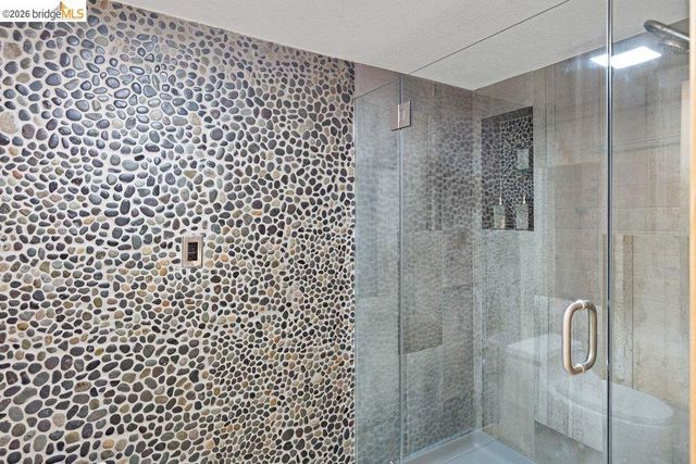 221 Amend Ct, El Sobrante, CA 94803
