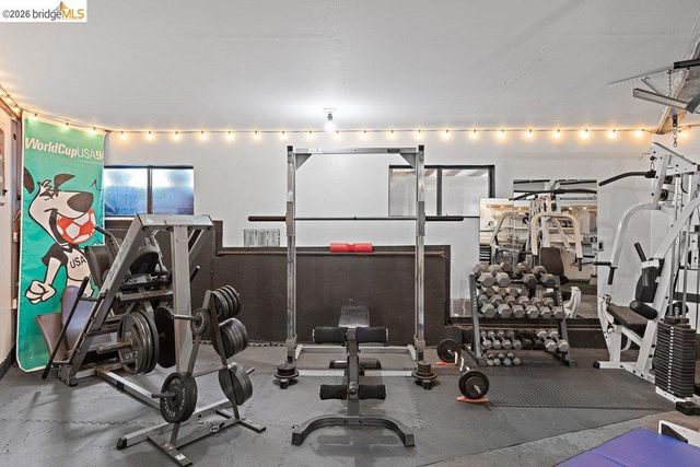 221 Amend Ct, El Sobrante, CA 94803