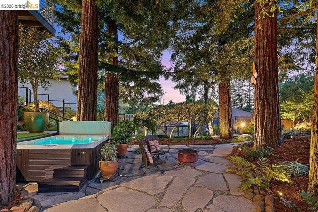 221 Amend Ct, El Sobrante, CA 94803
