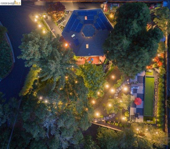 221 Amend Ct, El Sobrante, CA 94803