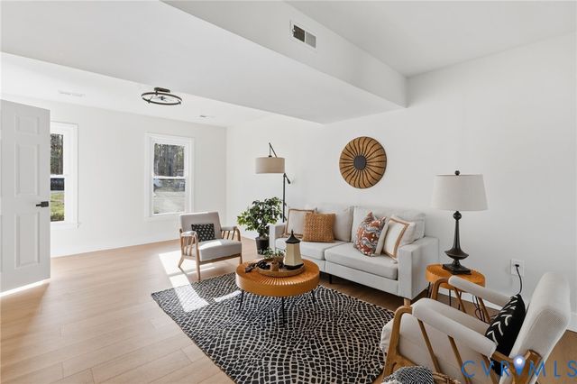 12412 Locustgrove Rd, Henrico, VA 23238