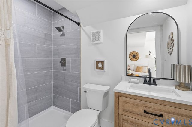 12412 Locustgrove Rd, Henrico, VA 23238