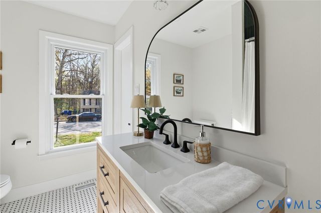 12412 Locustgrove Rd, Henrico, VA 23238