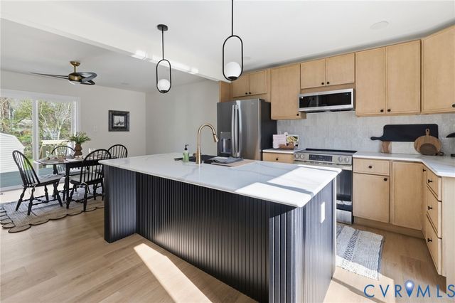 12412 Locustgrove Rd, Henrico, VA 23238