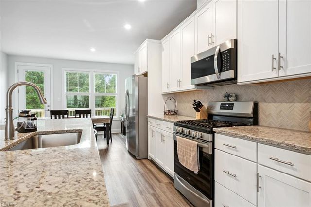 115 Daybeacon ST, Yorktown, VA 23692
