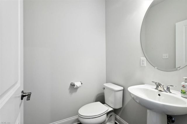 115 Daybeacon ST, Yorktown, VA 23692