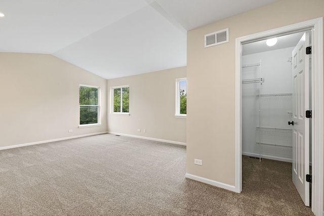 2118 PRESWICK Lane, Woodstock, IL 60098